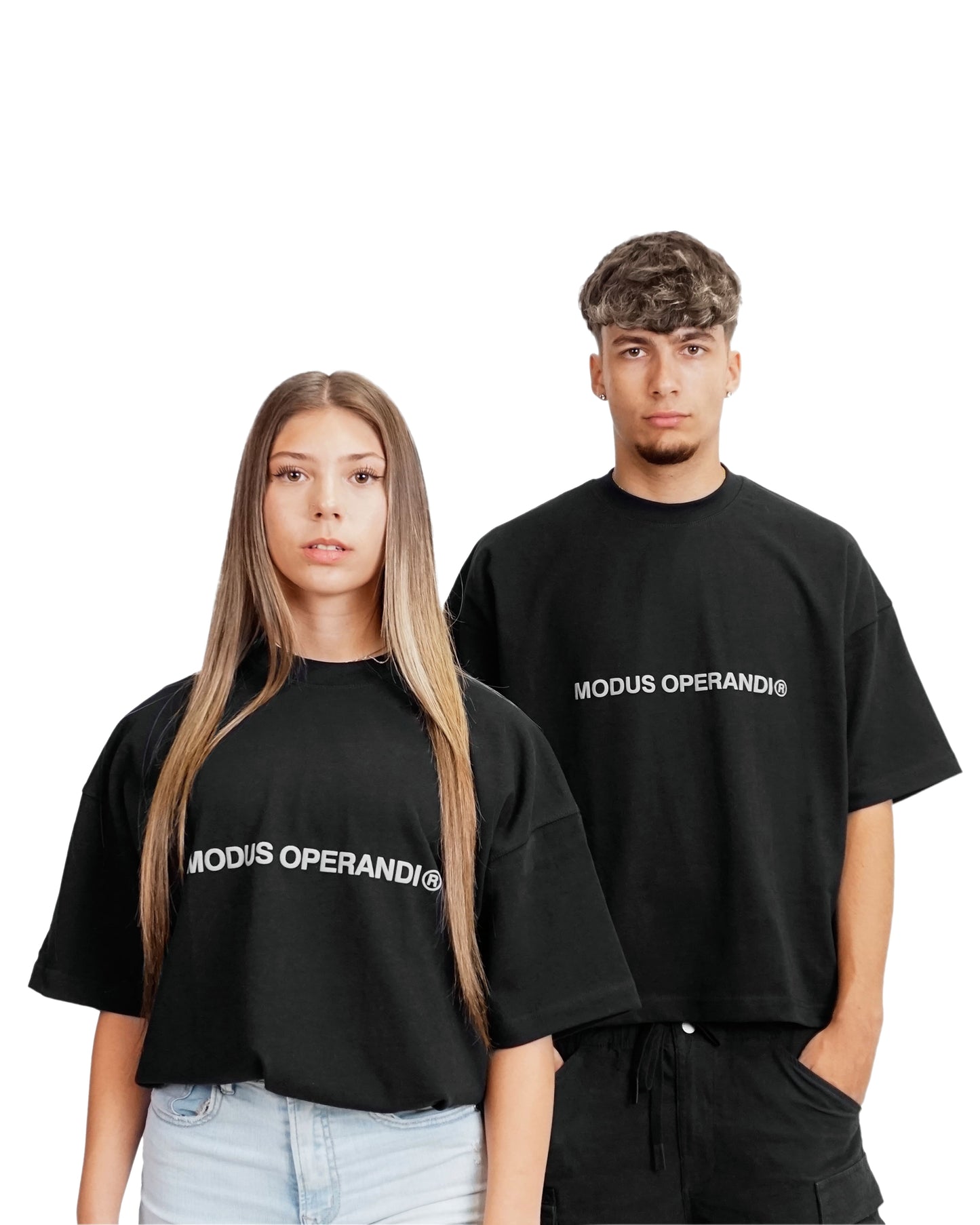 CROPPED BLACK TEE