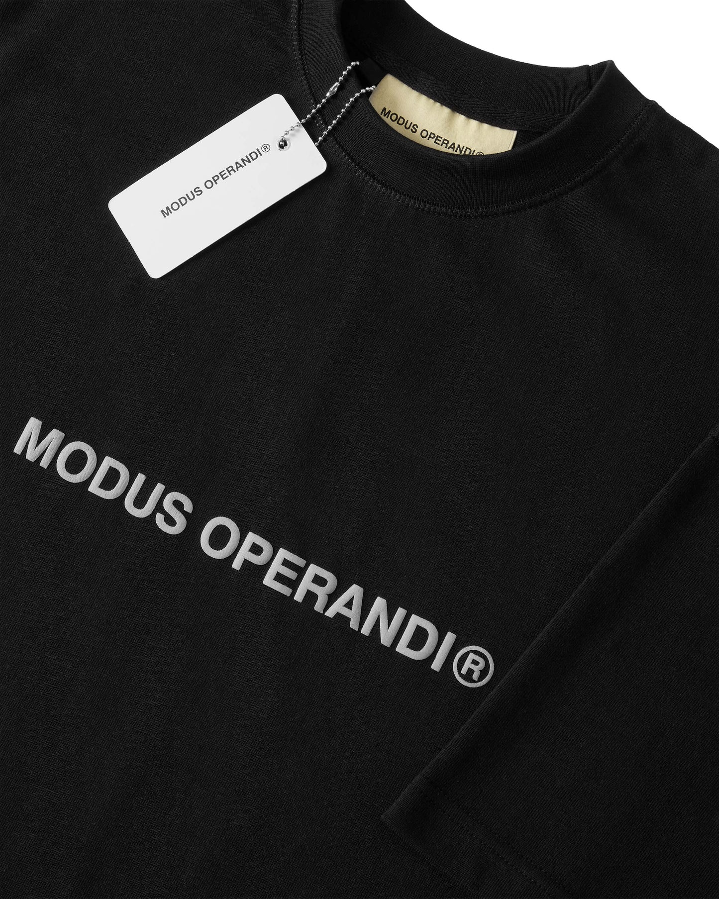 CROPPED BLACK TEE